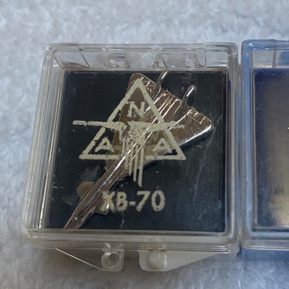 3 Vintage National Aeronautical Association Jet Pins. - Picture 4 of 8